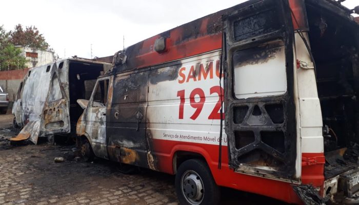 Ambulâncias do Samu pegam fogo em Guanambi. (Foto: Divulgação)