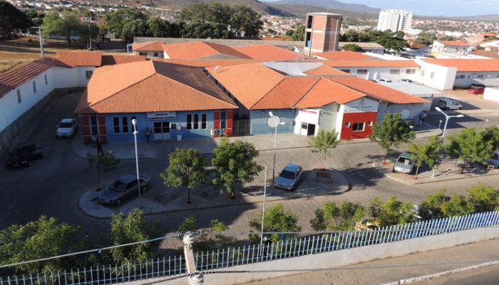 Hospital Professor Magalhães Neto, em Brumado (Foto: Lay Amorim/Achei Sudoeste)