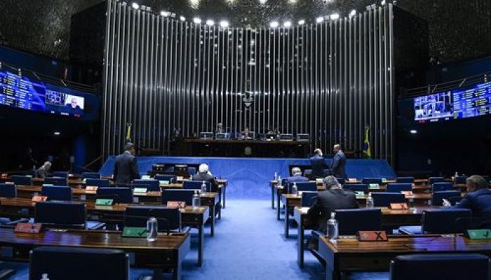 Plenário do Senado Federal durante sessão deliberativa ordinária semipresencial.