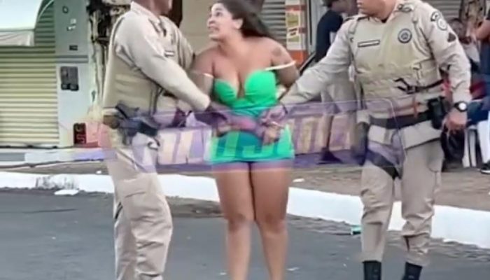 Mulher presa por injúria racial em Riacho de Santana (Foto: reprodução)