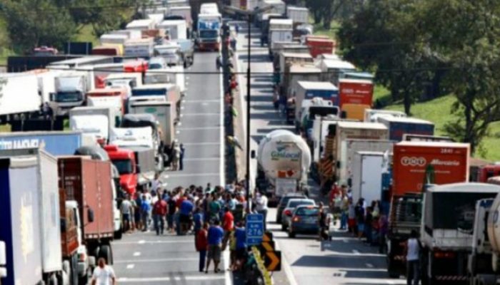 Caminhoneiros (Foto: Reprodução)