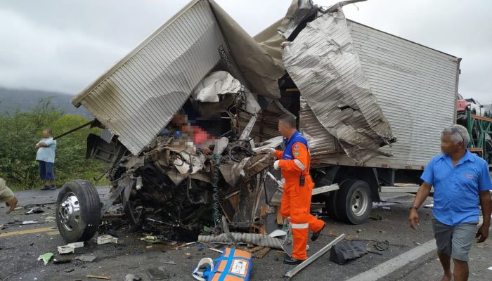 Acidente ocorreu na BR-116, altura da cidade de Itatim. — Foto: Carlos Quintino / Blog A Voz é Aqui