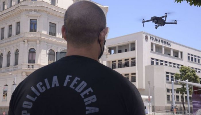 Polícia Federal realiza exercício simulado com o uso de drones para o combate a crimes eleitorais nos dias das eleições municipais de 2020, na Praça Mauá, região portuária do Rio de Janeiro.