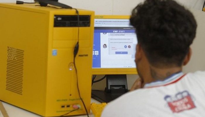 Escolas estão sem aulas presenciais há três meses — Foto: Carol Garcia/GOVBA