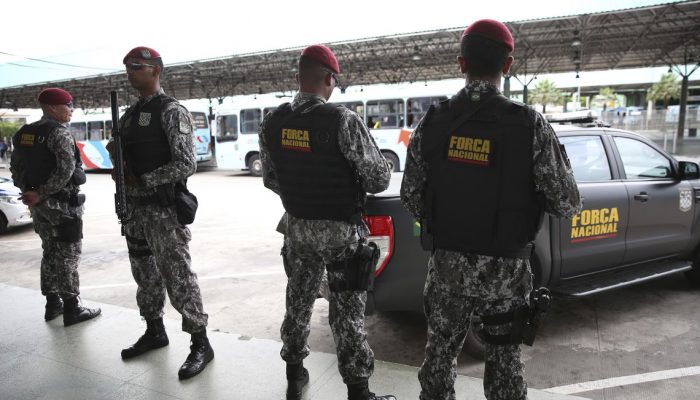 Após a série de ataques no Ceará, a Força Nacional de Segurança Pública está fazendo o policiamento ostensivo nas ruas de Fortaleza, em apoio aos agentes de segurança do estado.