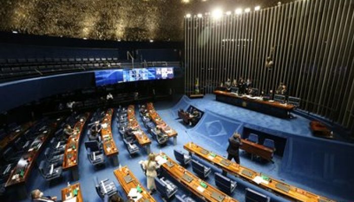 Plenário do Senado Federal durante sessão deliberativa ordinária semipresencial.
