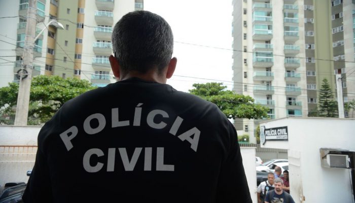 Vitória/ES - Polícia Civil do Espírito Santo faz paralização até a meia noite de hoje(8) em protesto ao assassinato de um investigador em Colatina e às más condições de trabalho. (Tânia Rêgo/Agência Brasil)