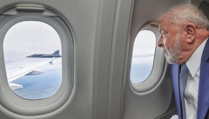 Lula em avião (Foto: Reprodução)